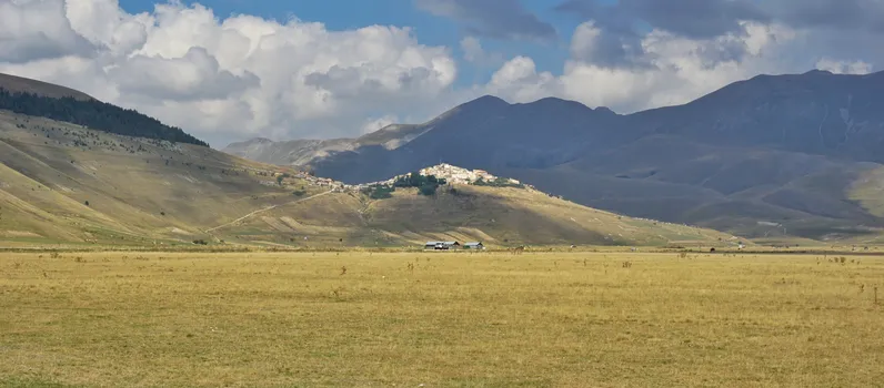castelluccio_50323375116_o.jpg