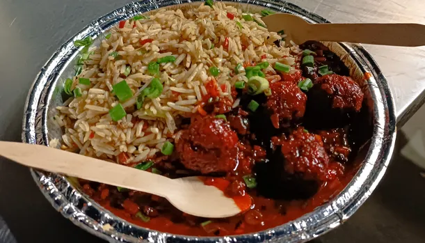 Ajmer-Manchurian_with_fried_rice.jpeg