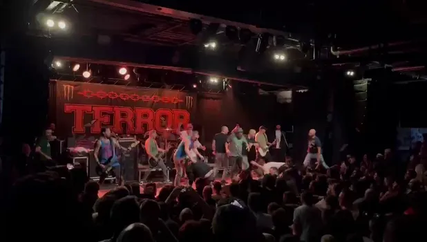 9300db9f469840a7ab8ceb0dafbe0c6e.mp4